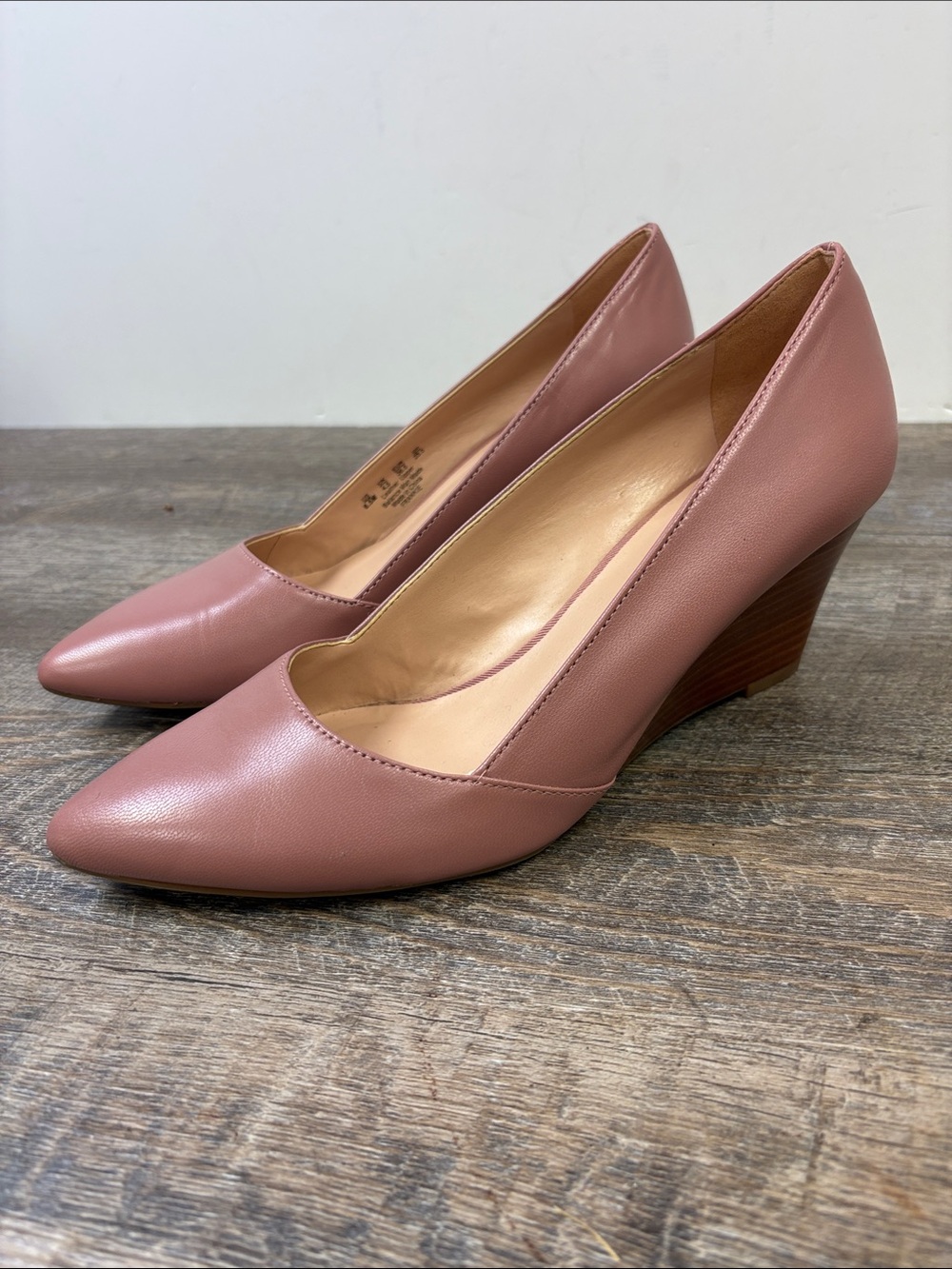 Franco Sarto Frankie Blush Pink Leather Pointed Toe Wedge Pumps Women’s Size 6.5